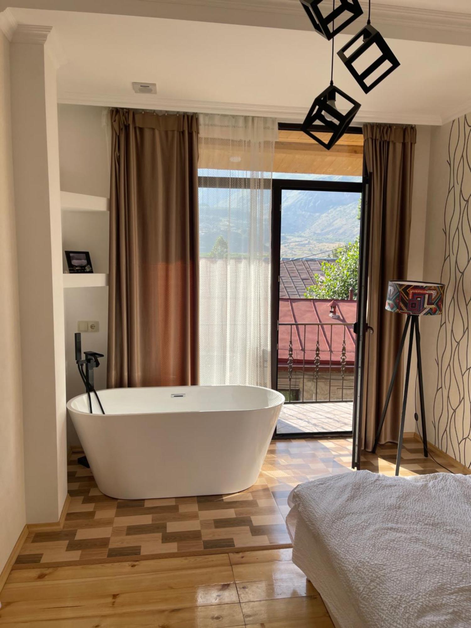 Sunny Guesthouse Kazbegi Kültér fotó
