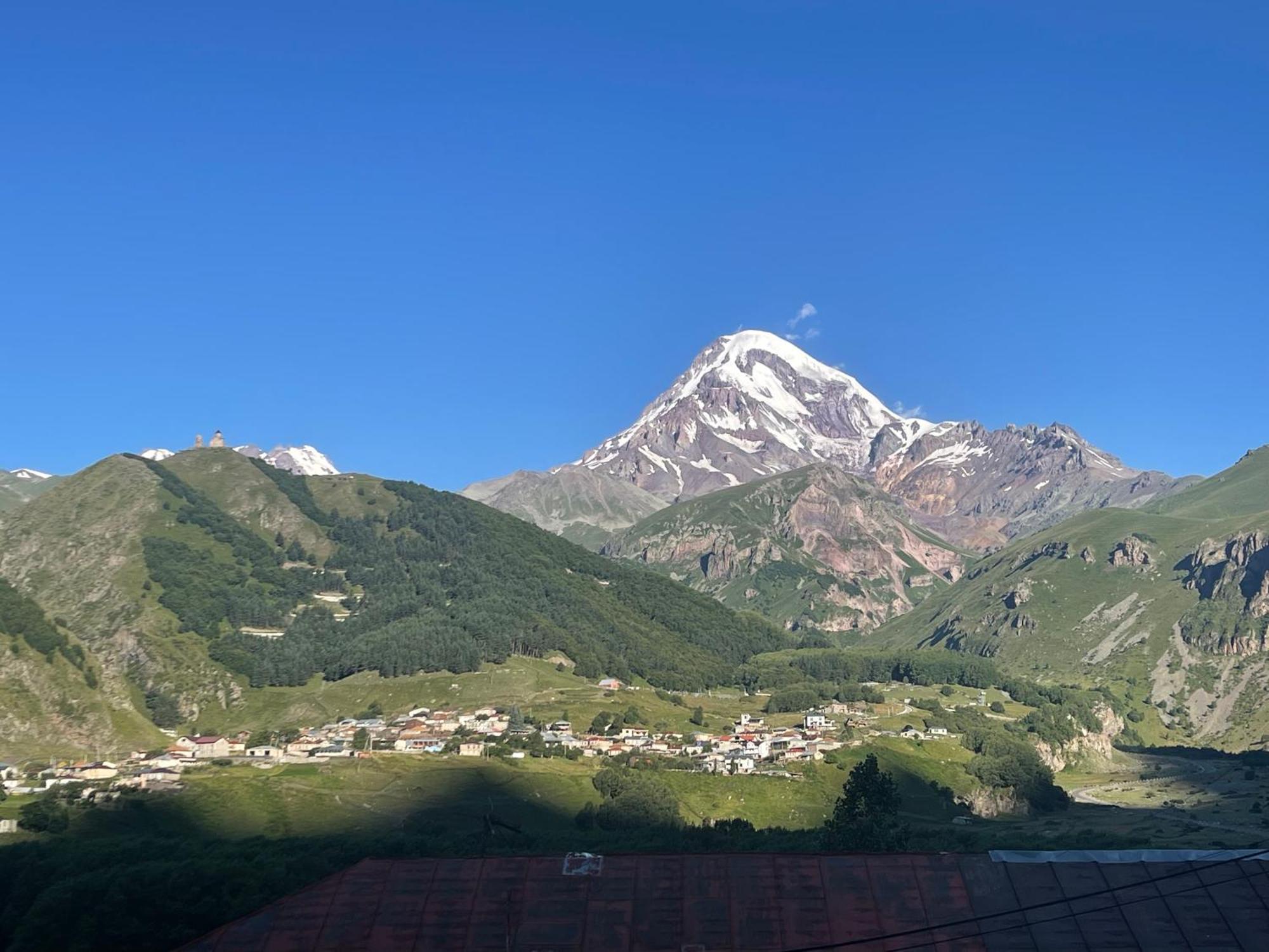 Sunny Guesthouse Kazbegi Kültér fotó