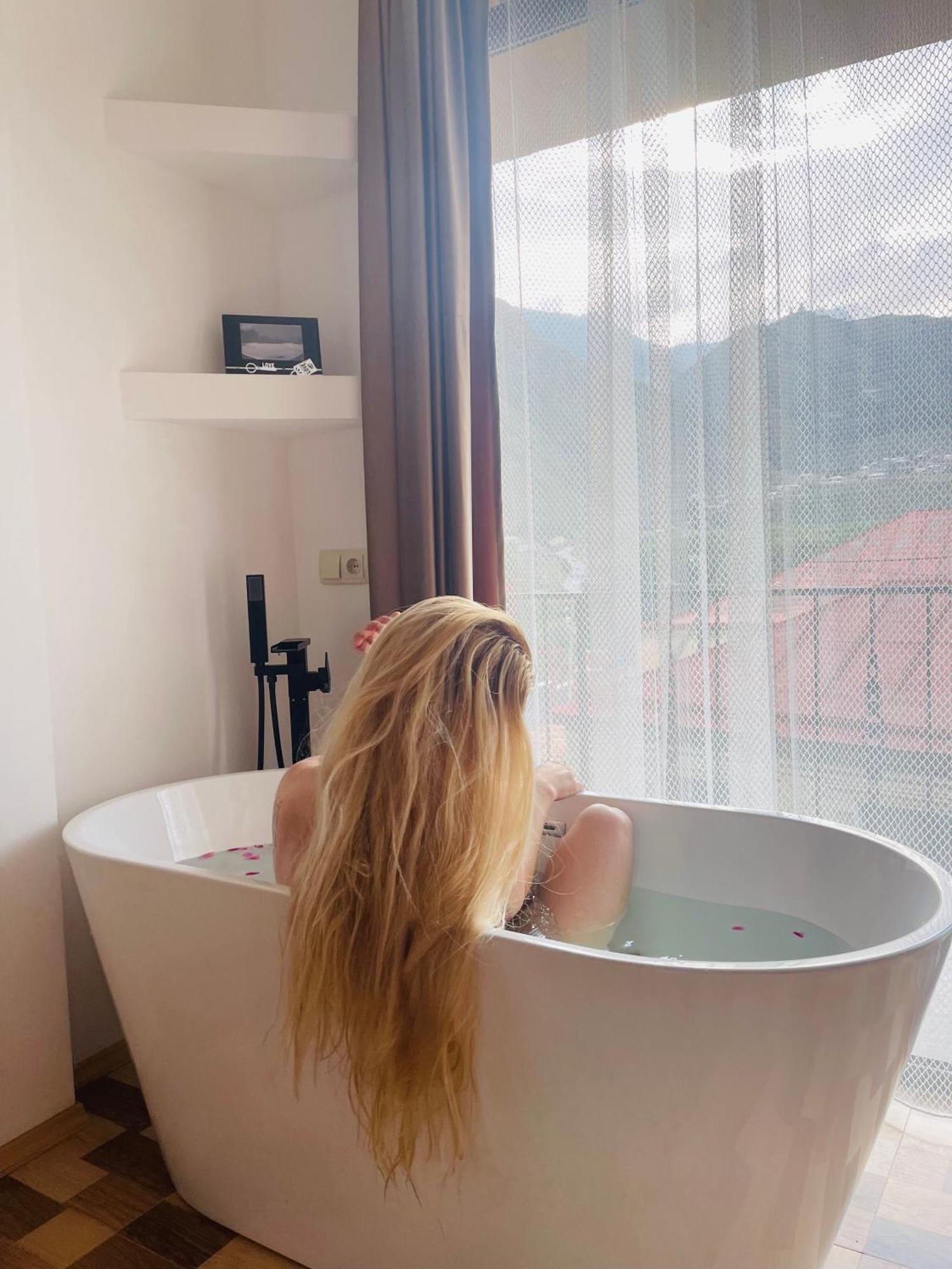 Sunny Guesthouse Kazbegi Kültér fotó