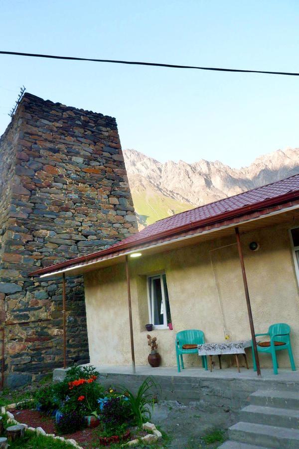 Sunny Guesthouse Kazbegi Kültér fotó