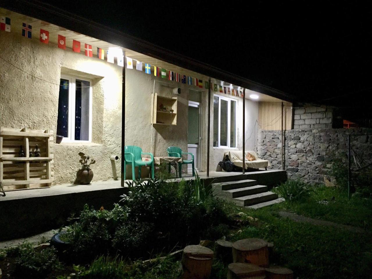 Sunny Guesthouse Kazbegi Kültér fotó