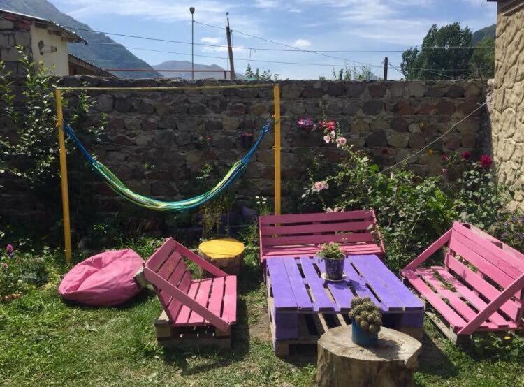 Sunny Guesthouse Kazbegi Kültér fotó